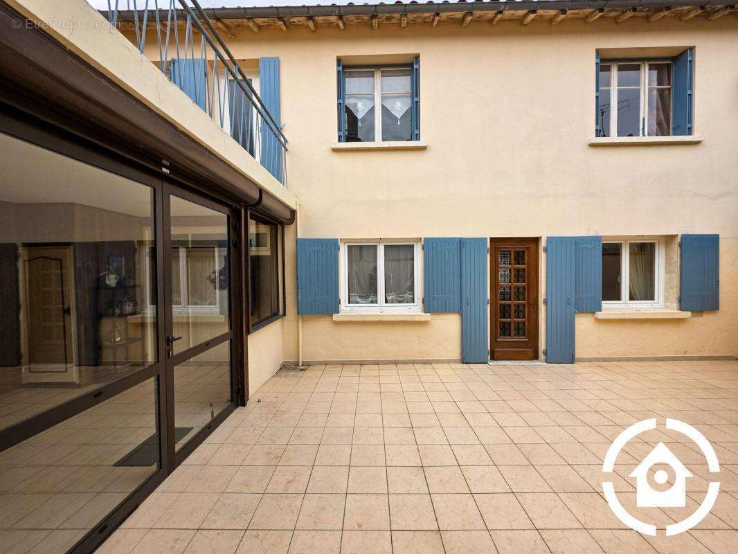 Maison familiale 4 chambres + dépendance et cour - photo 14