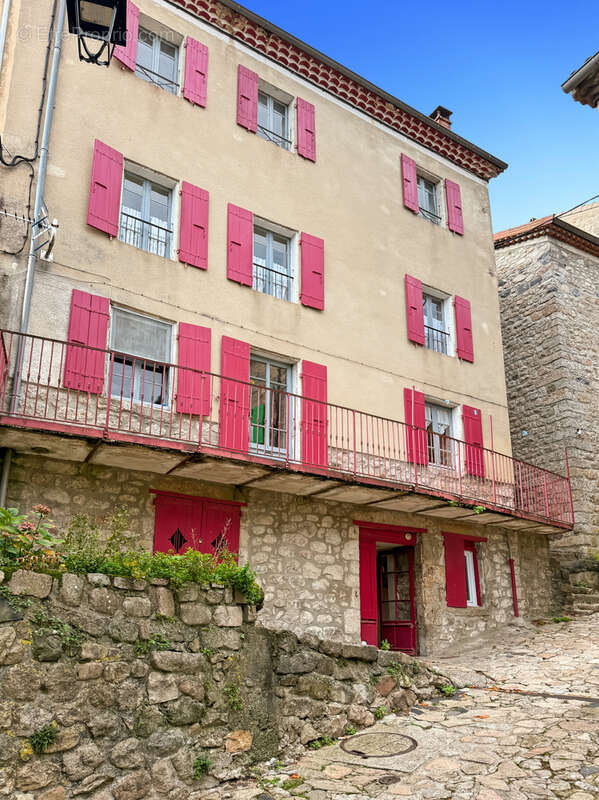 Maison à ANTRAIGUES-SUR-VOLANE