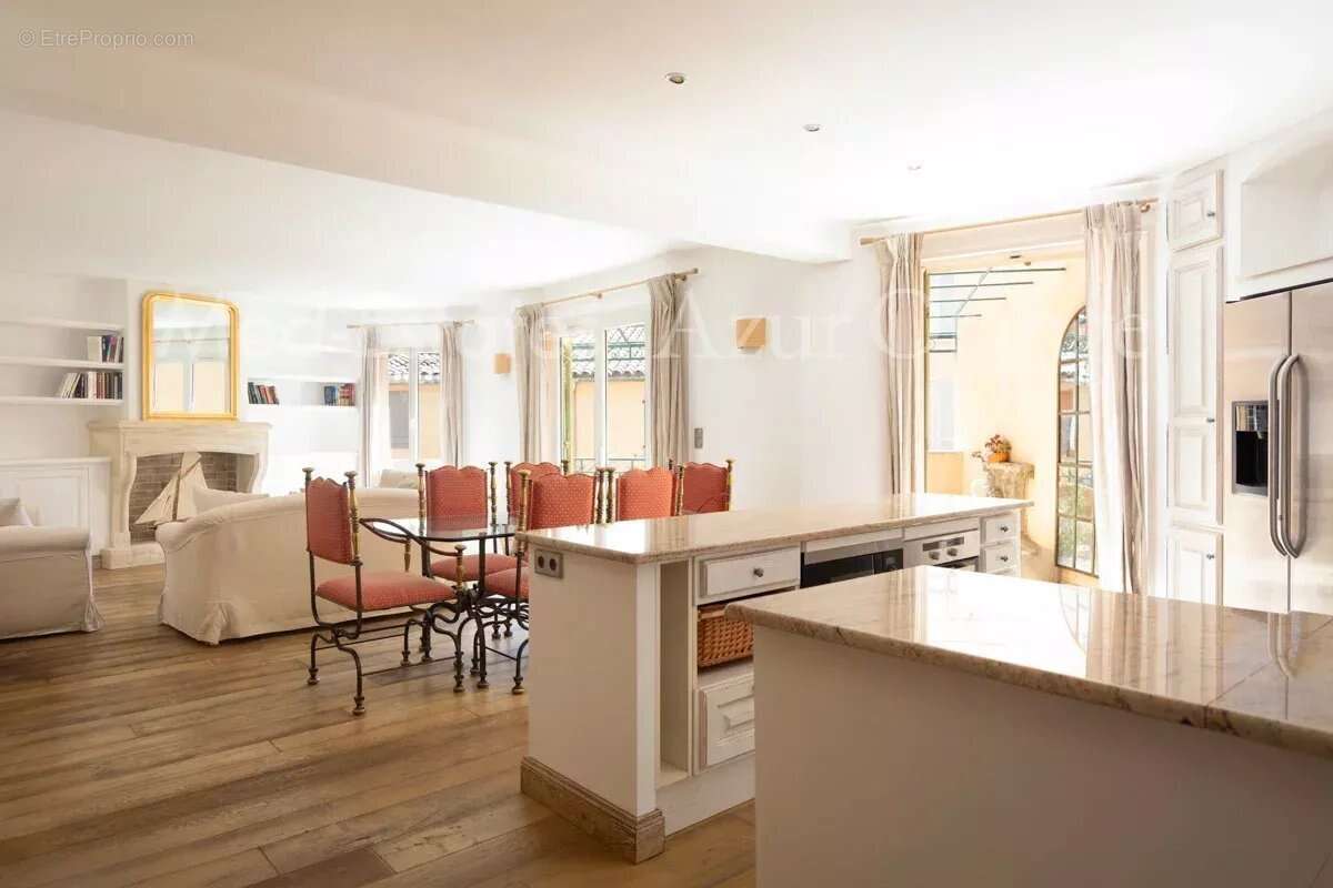 Appartement à SAINT-TROPEZ