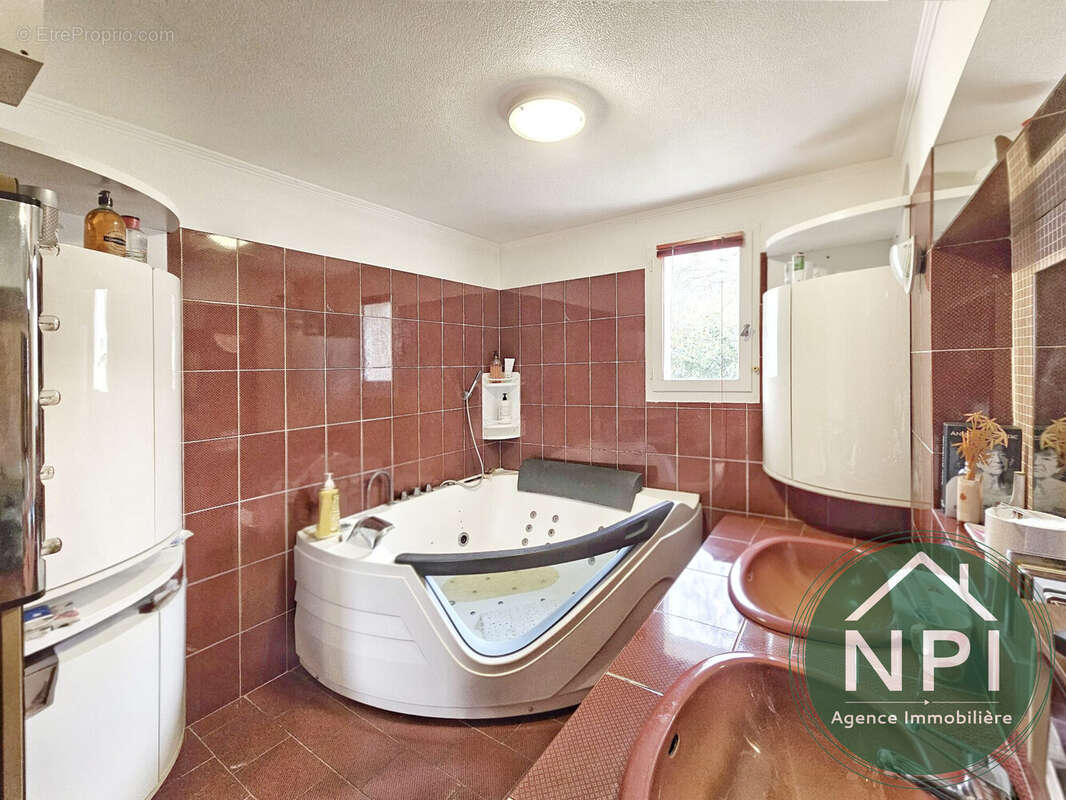 Maison à VAUX-LE-PENIL