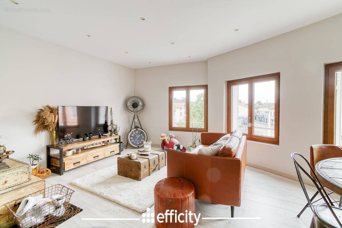 Appartement à MIRIBEL