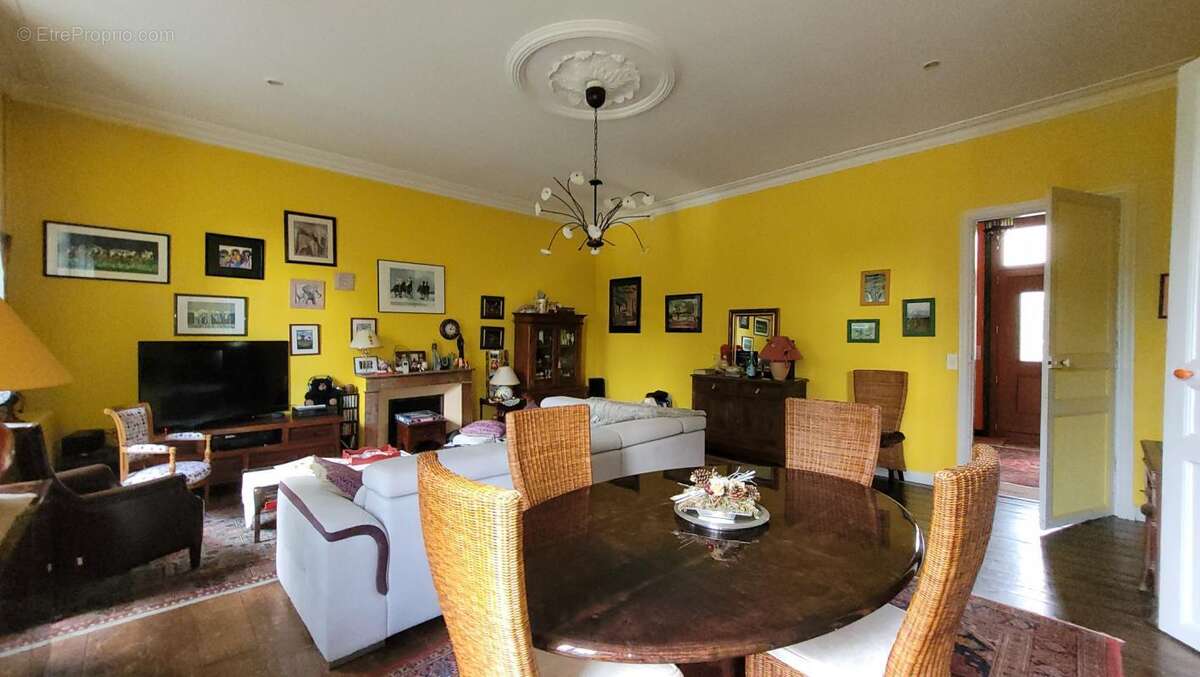 Ancien Presbytère de Charme de 1880 - photo 3