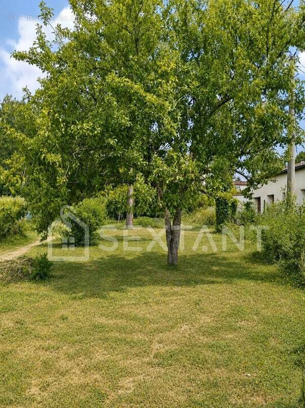 Maison de 120 m²  à rénover  4 chambres  grandes dépendances - photo 18