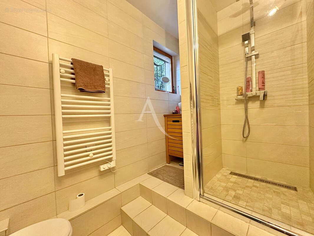 Maison à MONTEVRAIN