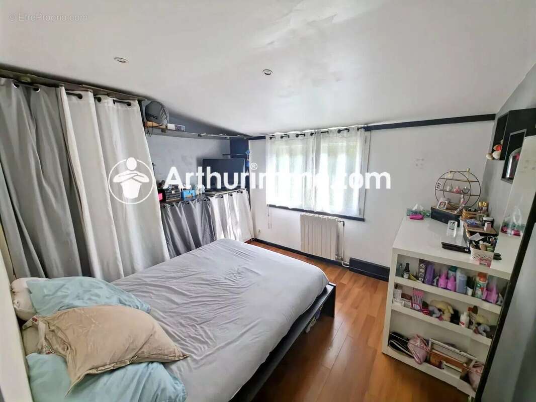 Maison à SAVIGNY-LE-TEMPLE