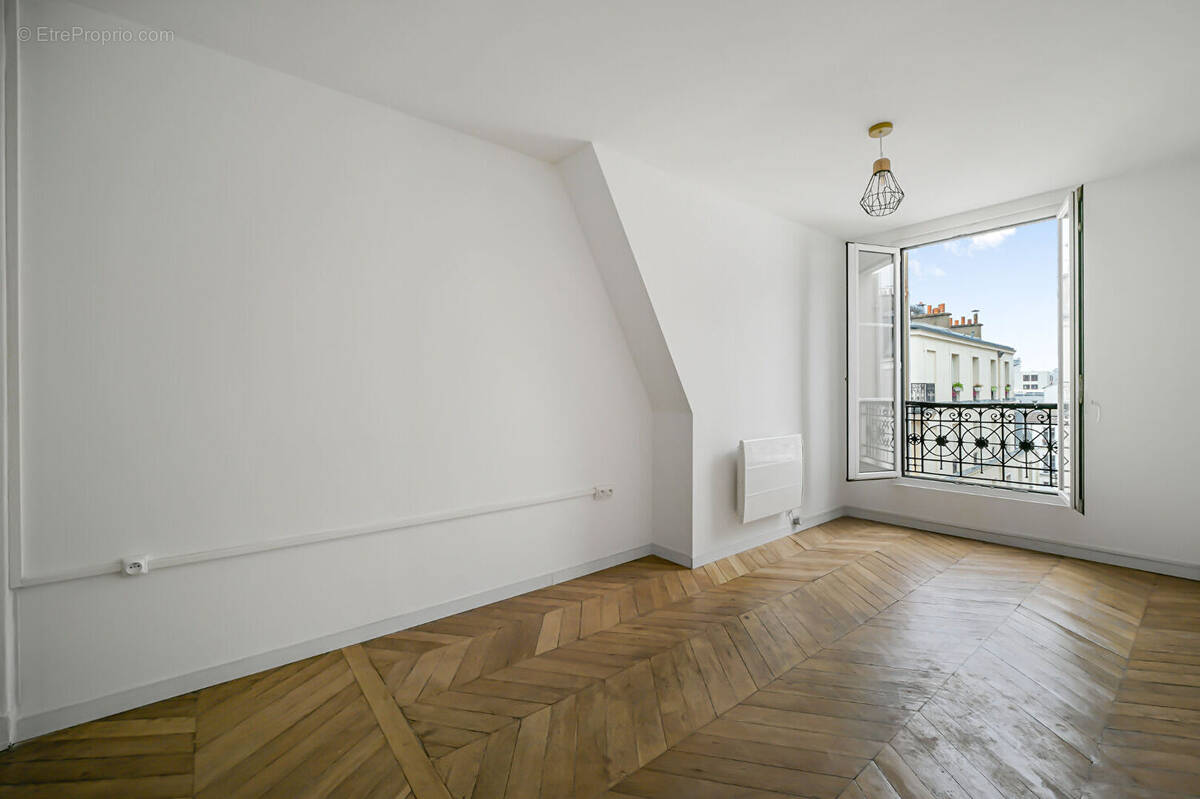 Appartement à PARIS-14E