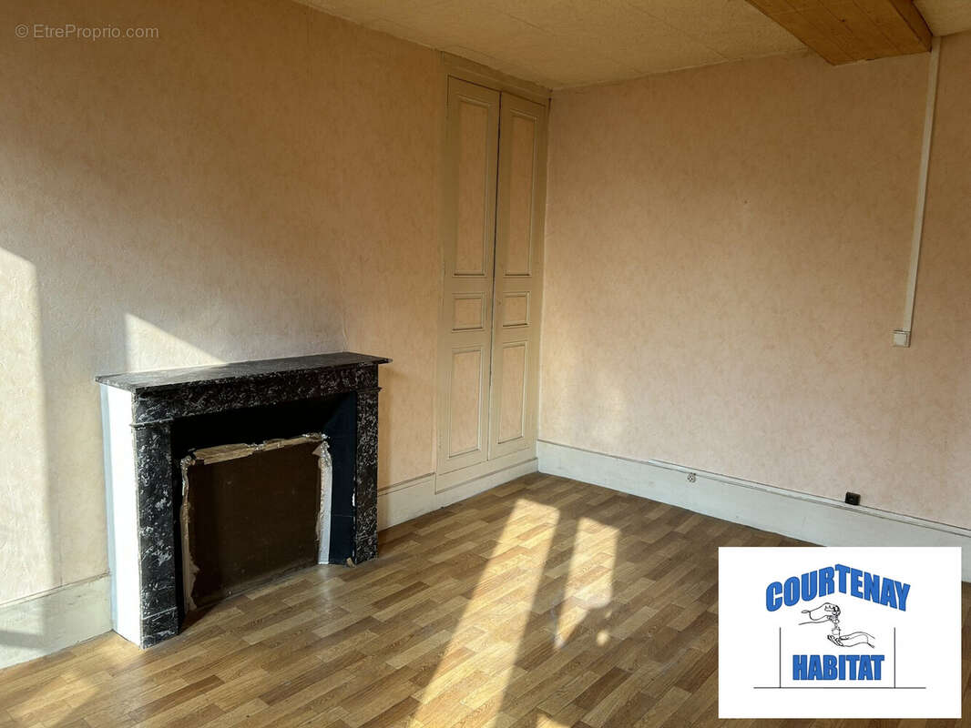 Maison 116 m² à Chateau-Renard  - photo 6