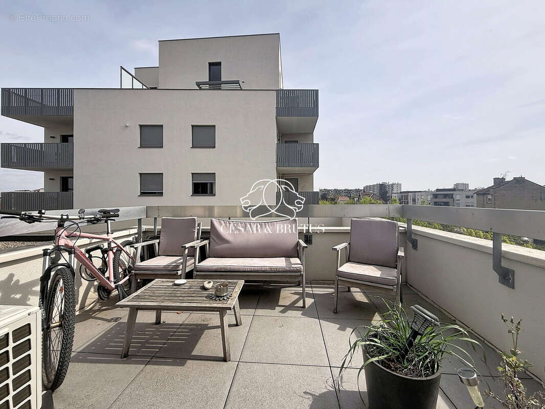 Appartement à LYON-8E