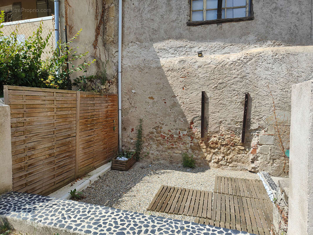 Maison de ville à Port de Penne avec cour - photo 2