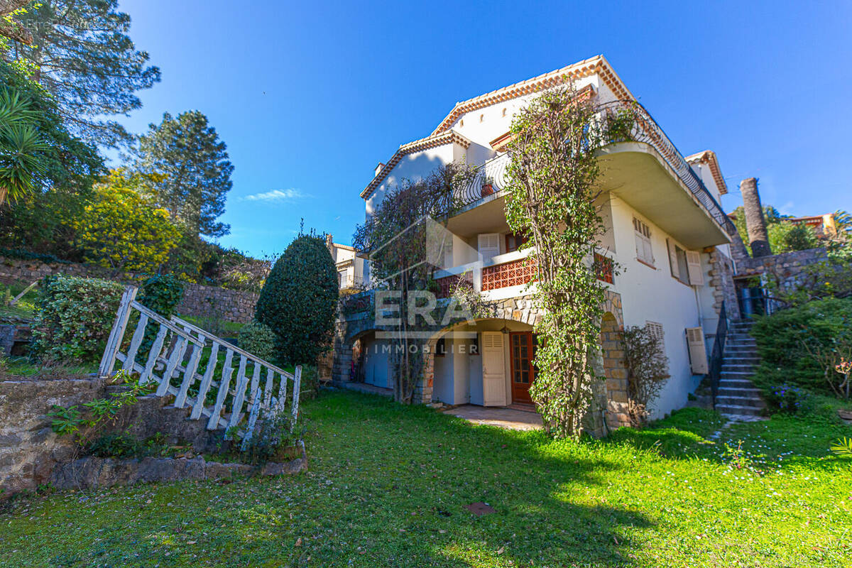 Maison à MANDELIEU-LA-NAPOULE