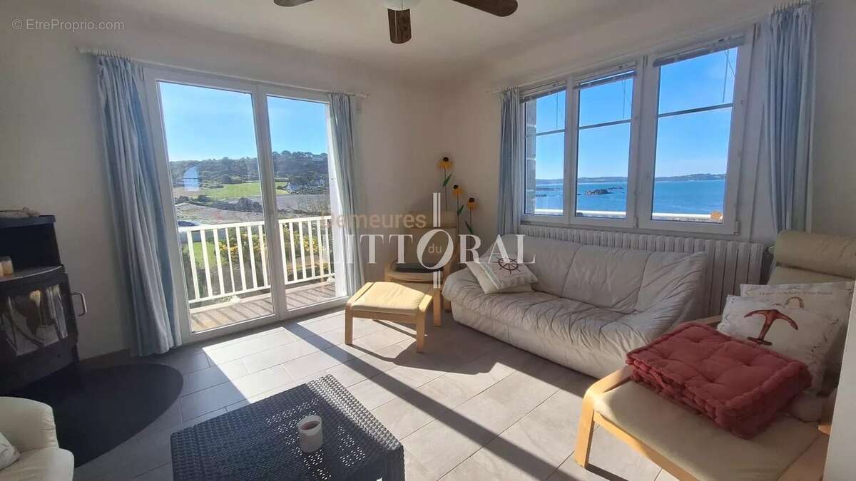 Maison à TREDREZ-LOCQUEMEAU