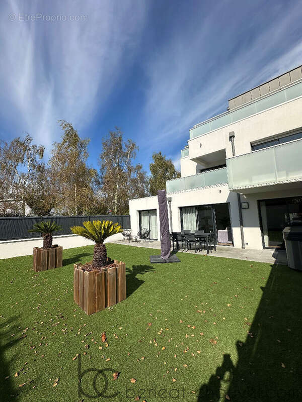 Vannes Ouest Appartement 4 pièces neuf avec jardin 100m²  - Meublé haut de gamme - photo 3