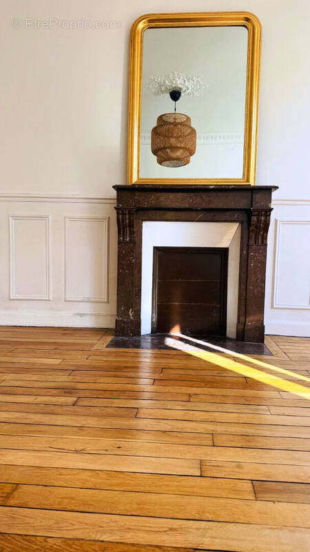 Appartement à PARIS-10E