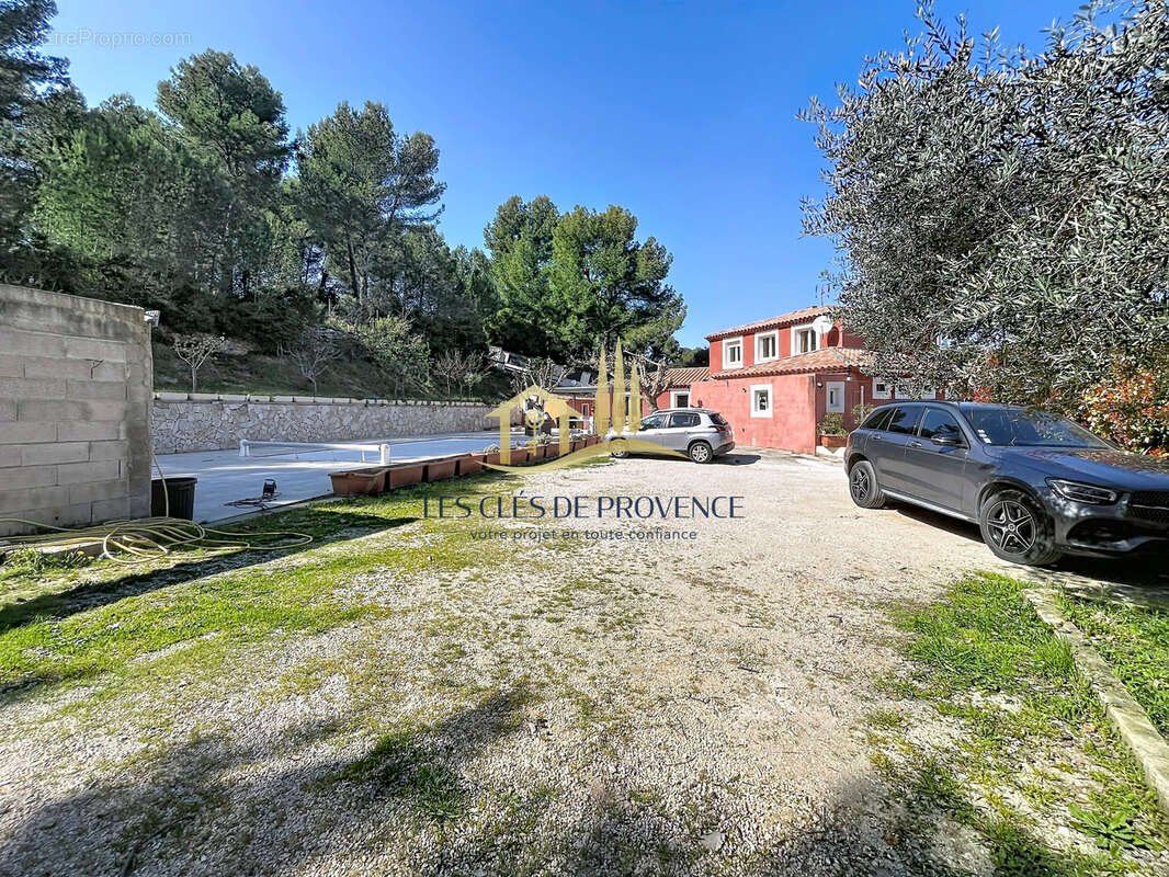 Maison à VELAUX