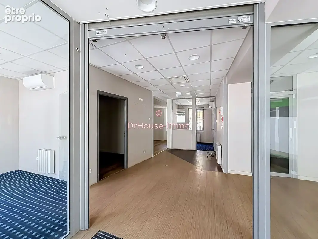 Commerce 109 m² à Saint-Etienne  - photo 3
