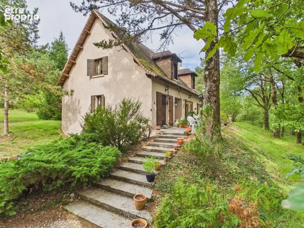 Photo Maison à Javerlhac-Et-La-Chapelle-Saint-Robert au prix de 265 000€