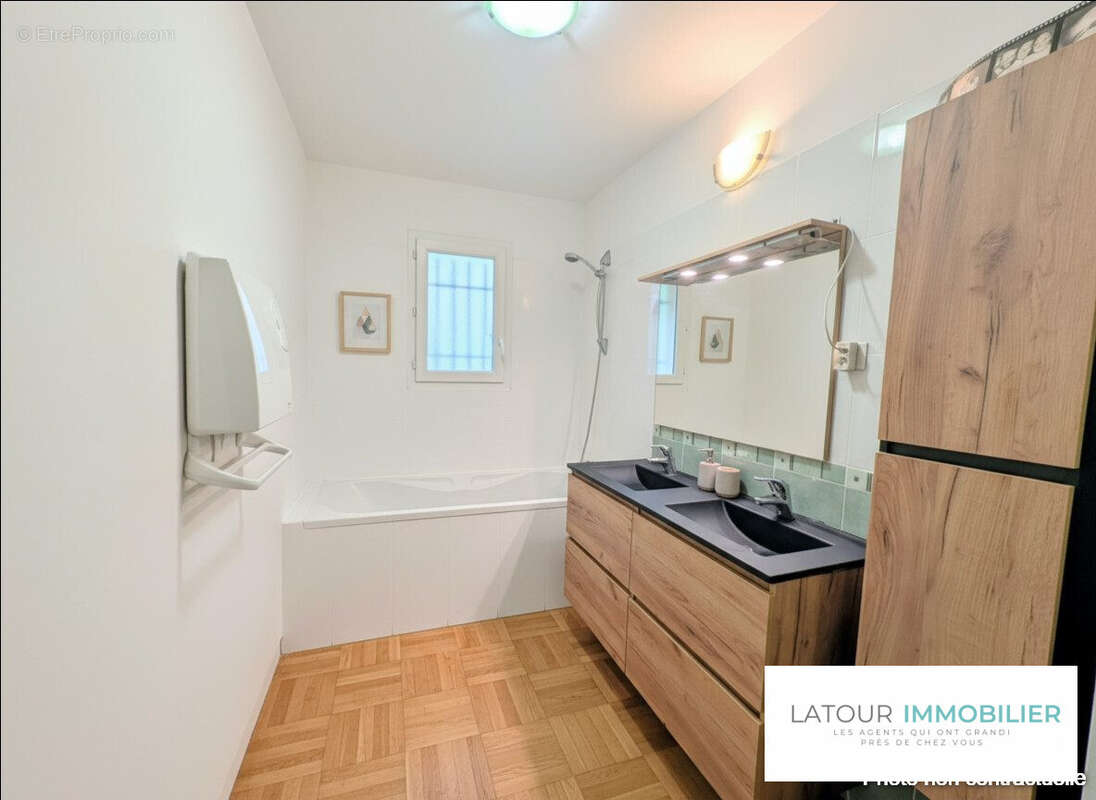 Maison à SAINT-DIDIER-DE-LA-TOUR