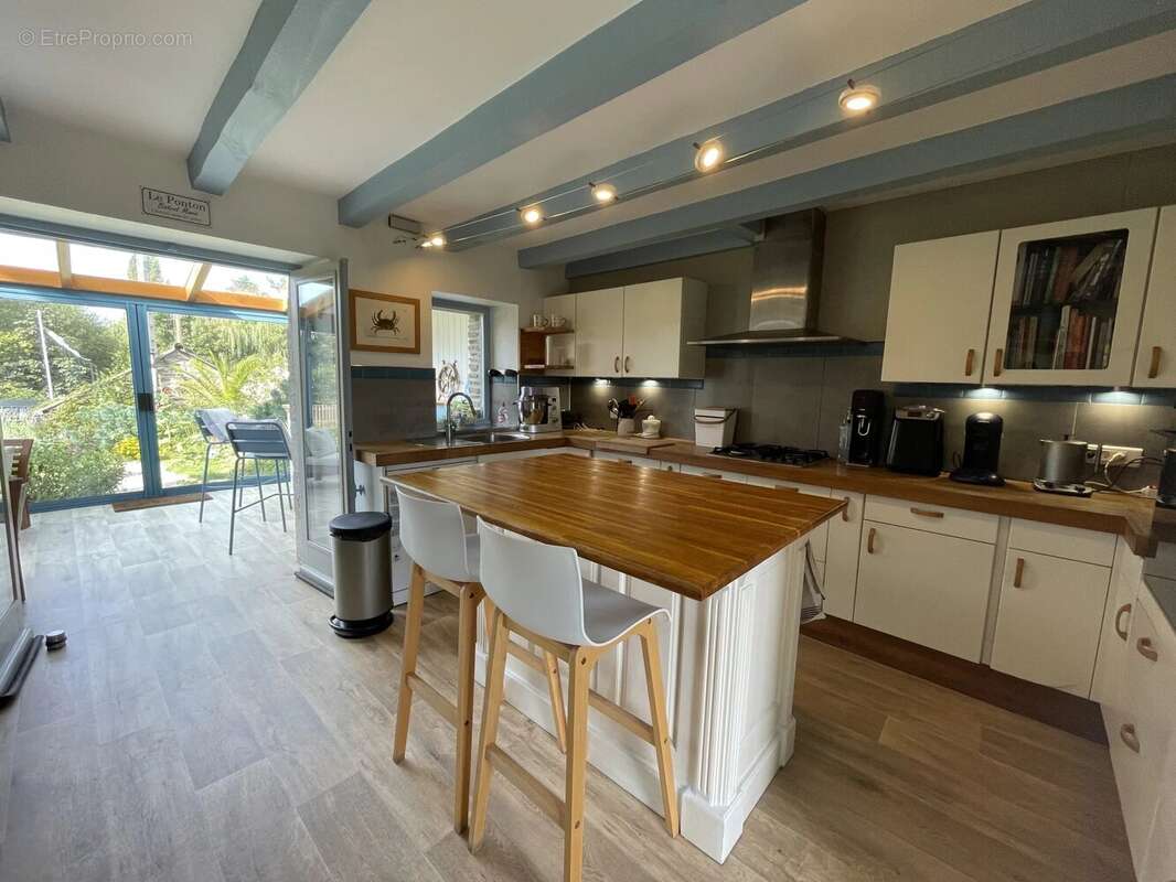 Maison à LANGROLAY-SUR-RANCE