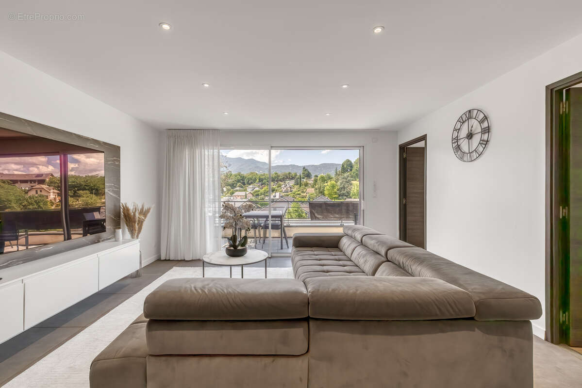 Appartement à SAINT-JEOIRE-PRIEURE