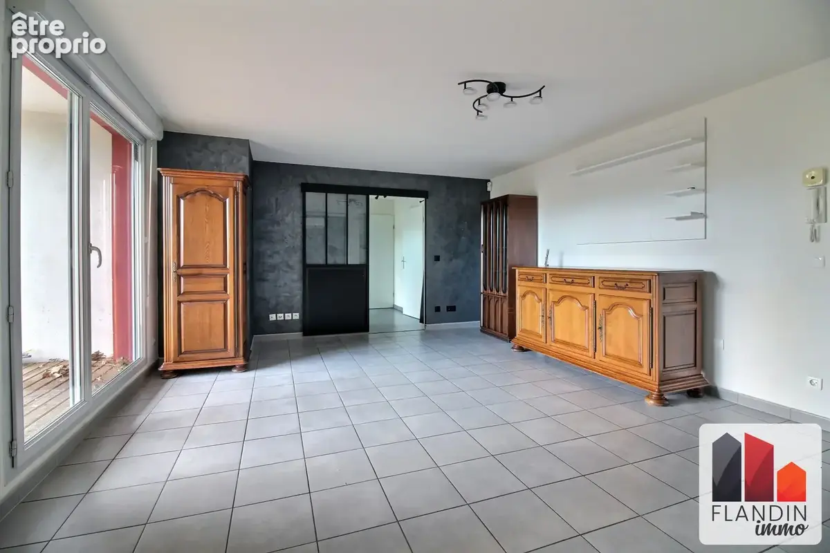 Appartement 3 pièces 62 m² à vendre à Grigny (69520) - photo 2