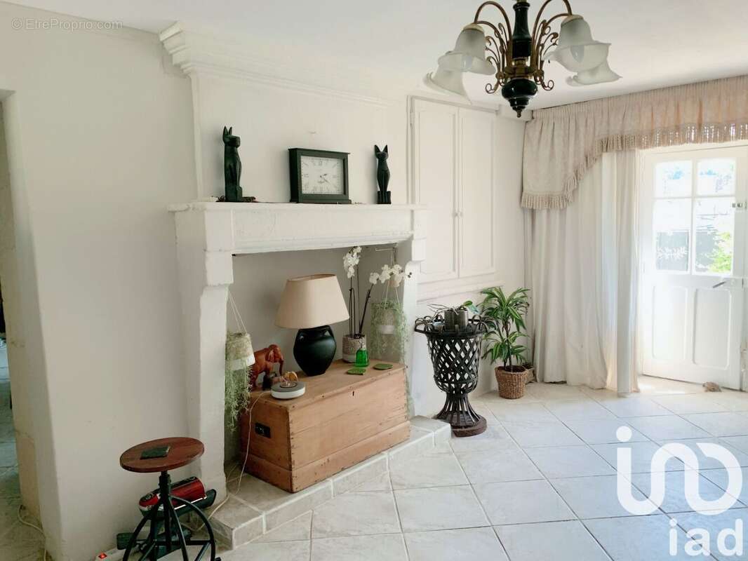 Maison 200 m² à Vibrac  - photo 7