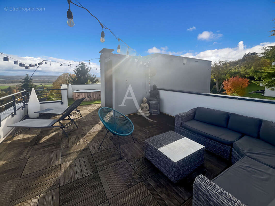 Maison à MEZY-SUR-SEINE