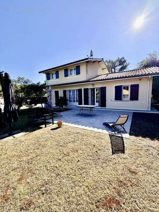 Maison 128 m² à Soulac-Sur-Mer  - photo 7