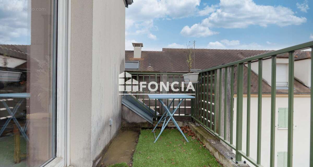 Appartement à MOISSY-CRAMAYEL