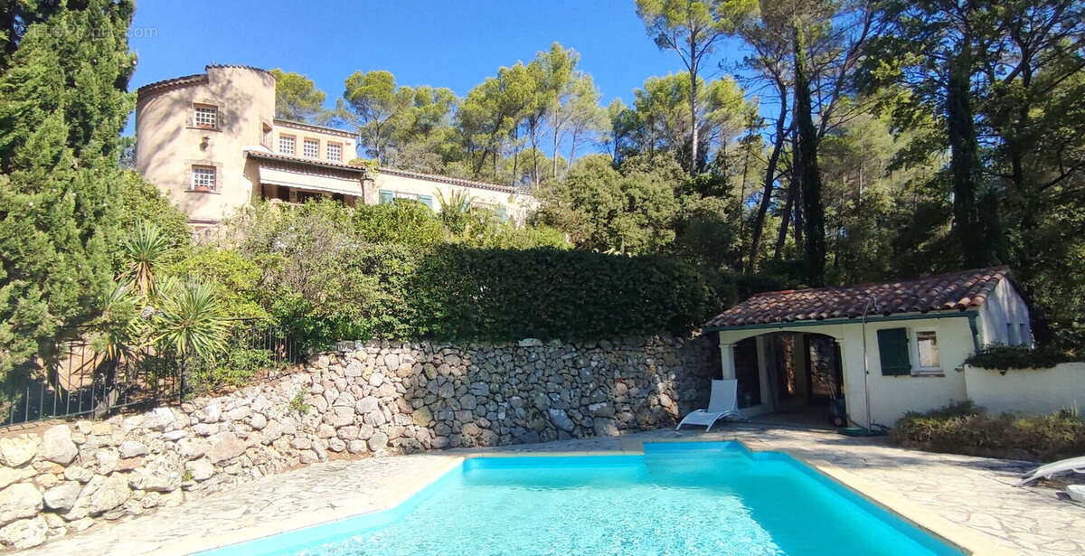Maison Lorgues de 206 m² 4 chambres, un studio sur 6100 m² de terrain - photo 3