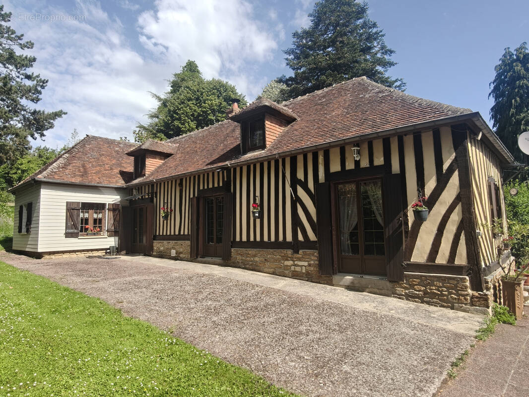 Maison à SAINT-PIERRE-SUR-DIVES