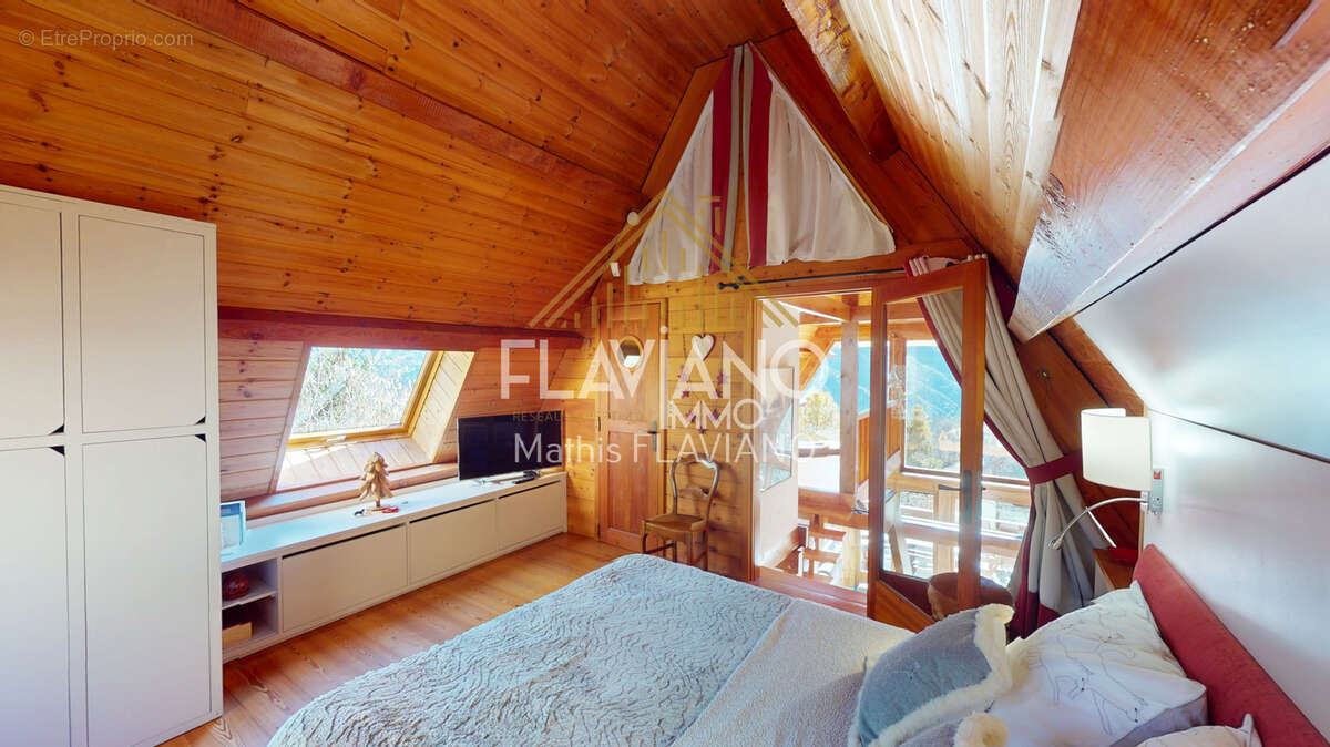 Maison à UVERNET-FOURS