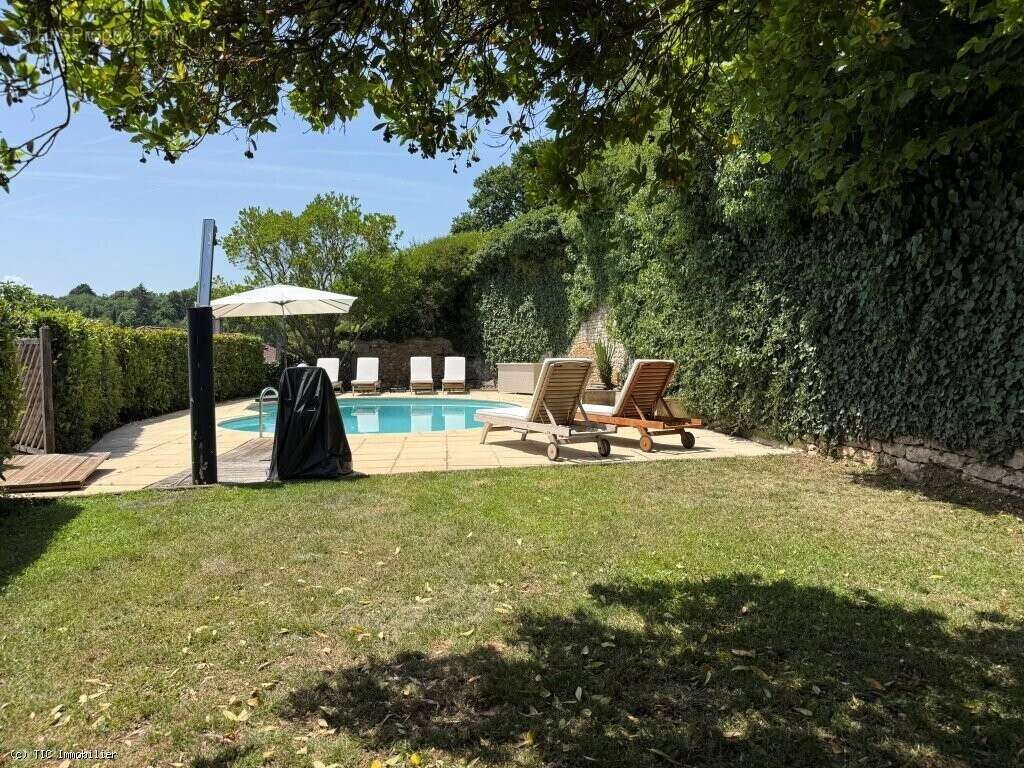 Maison à NANTEUIL-EN-VALLEE