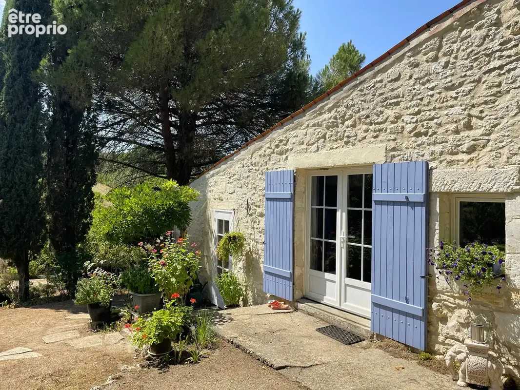 Charmante propriété avec maison d’amis, jolis jardins et vue sur les vignes - photo 16