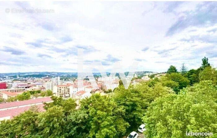 Appartement 42 m² à Saint-Etienne  - photo 3