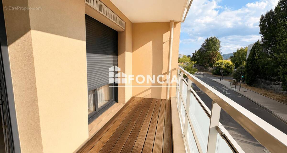 Appartement à NEUVILLE-SUR-SAONE