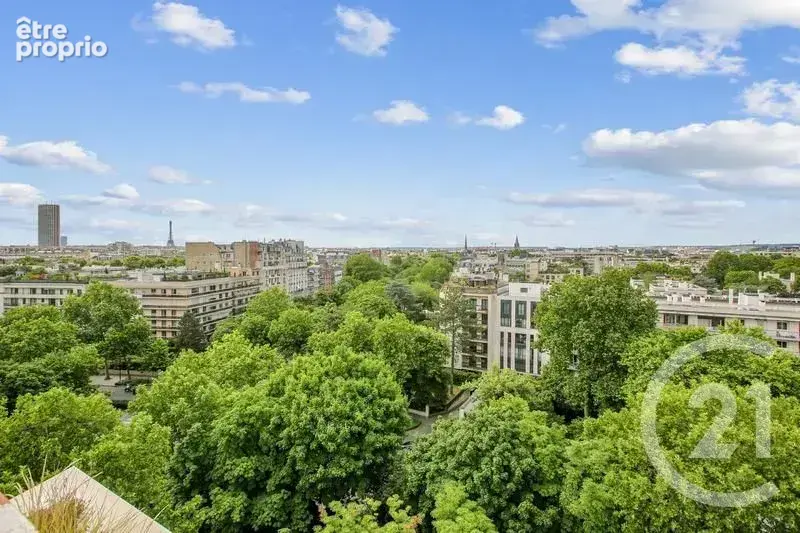 Appartement à NEUILLY-SUR-SEINE