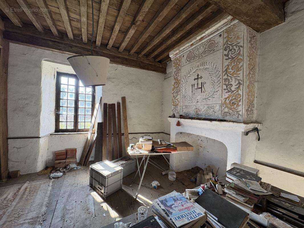 Maison à SALON-LA-TOUR