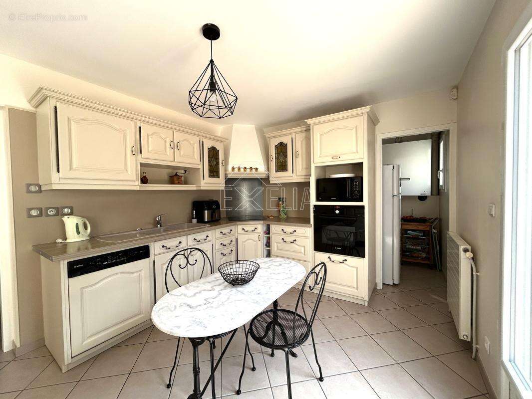 Superbe Propriété  6 pièces 130 m²  4 chambres à Buchelay - photo 4