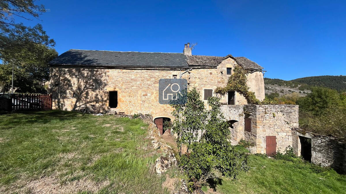 Maison à SEVERAC-LE-CHATEAU