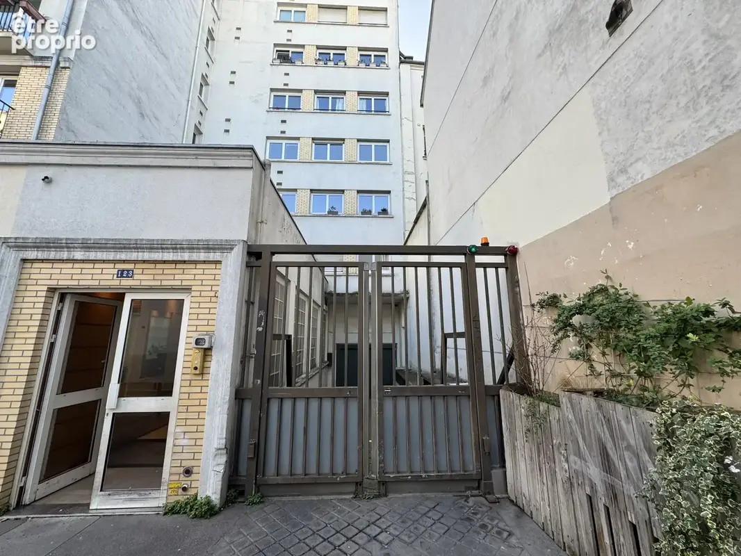 Parking a l'angle de la rue de charonne et du boulevard voltaire 75011 - photo 3