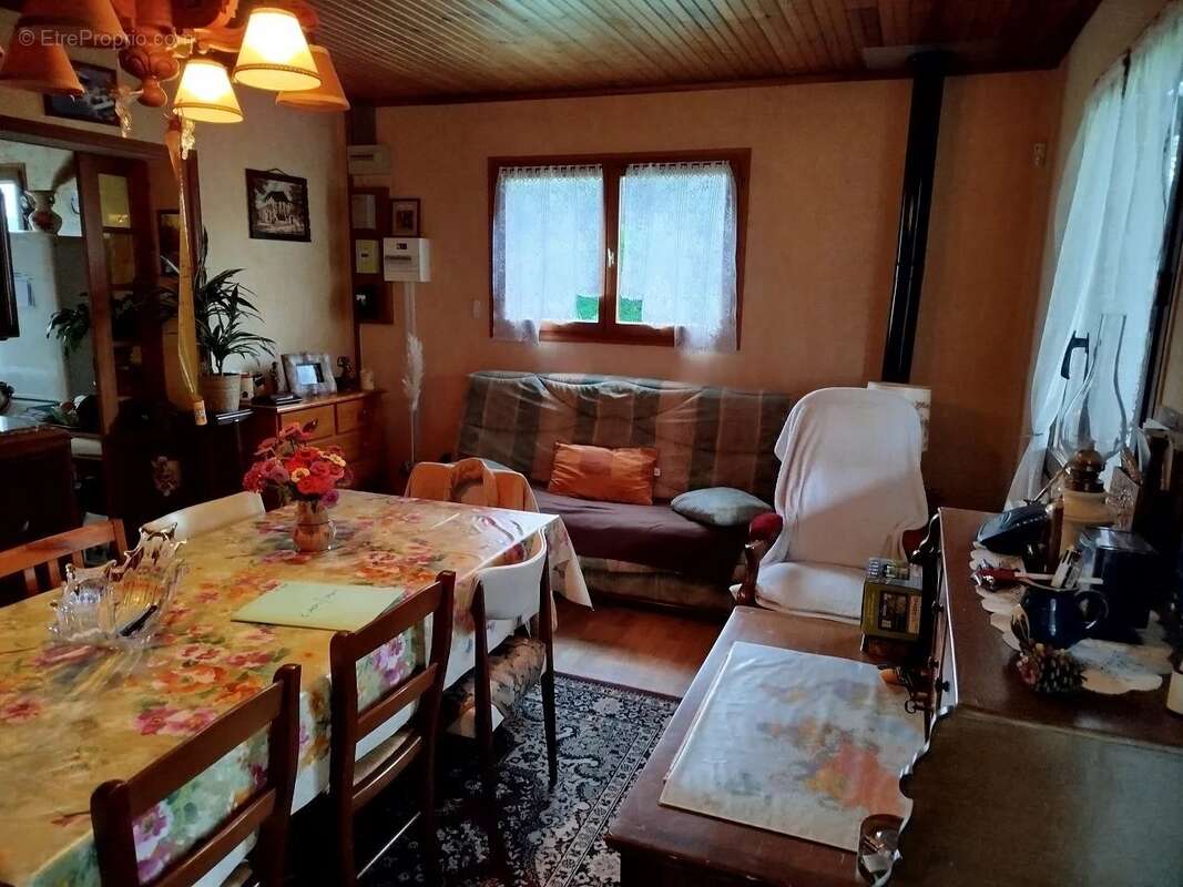 Maison à CHESSY-LES-PRES