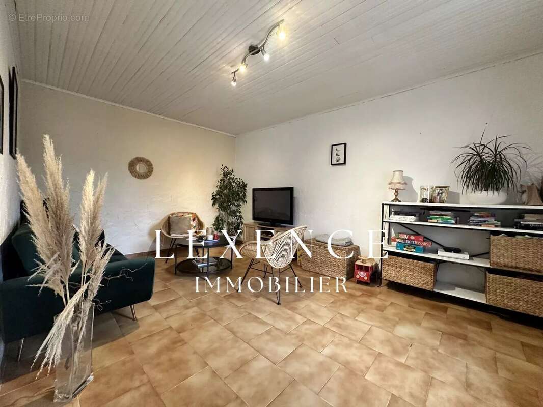 Maison à LA FARE-LES-OLIVIERS