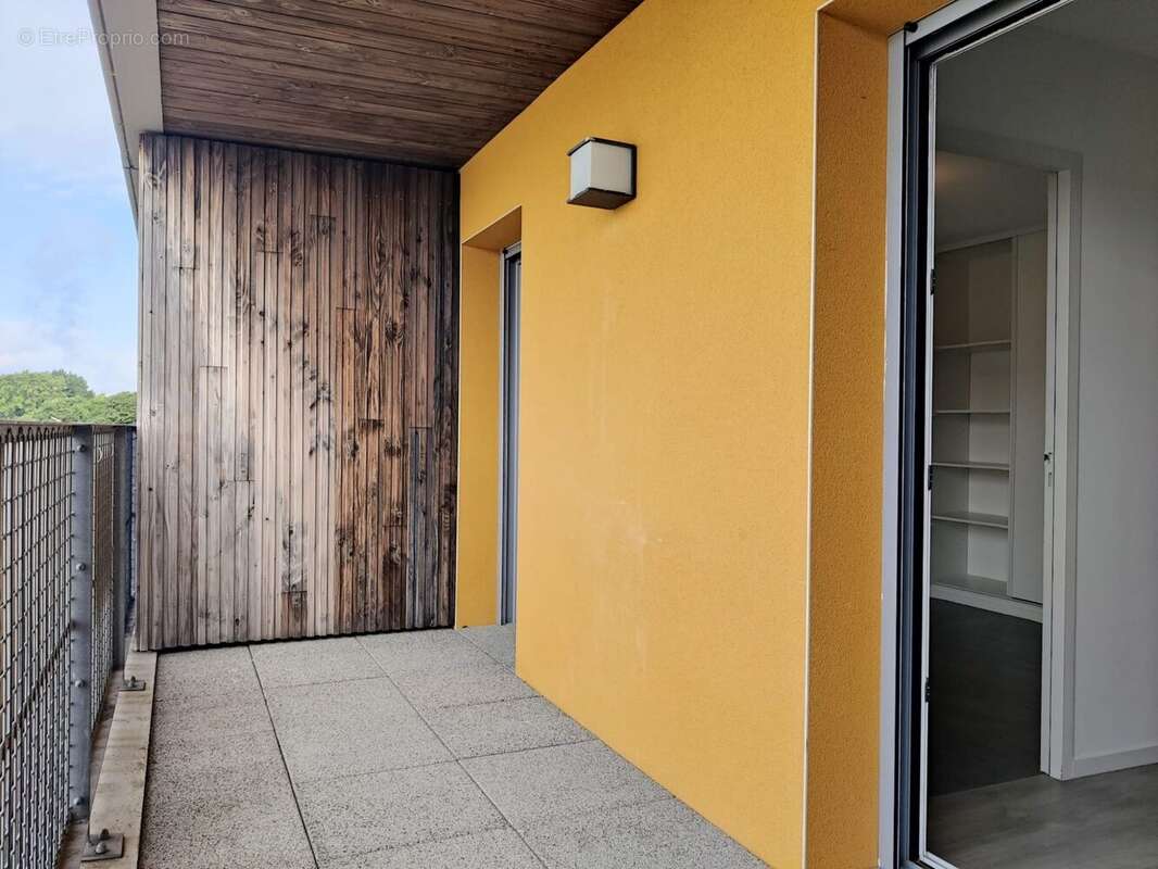 Terrasse - Appartement à CHARTRES-DE-BRETAGNE