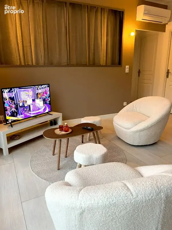 Villa avec piscine et dépendance aménagée sur 8000 m² de terrain clos et arboré. - photo 13