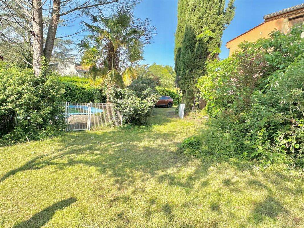 Cahors, maison 5 chambres sur près de 1400 m2 de terrain avec piscine - photo 16