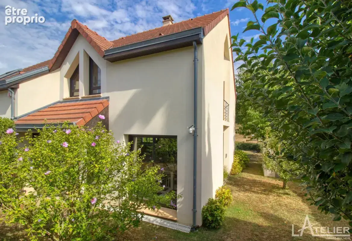 Maison 146 m² à Crespieres  - photo 2