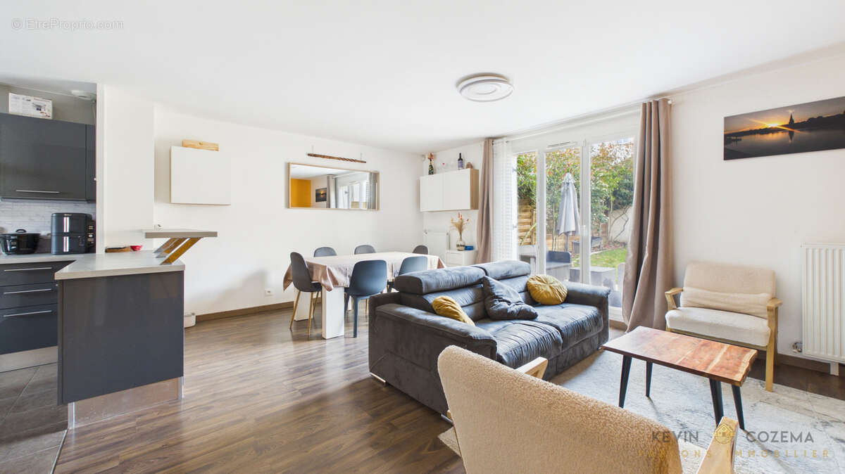 Maison à SAINT-PIERRE-DU-PERRAY