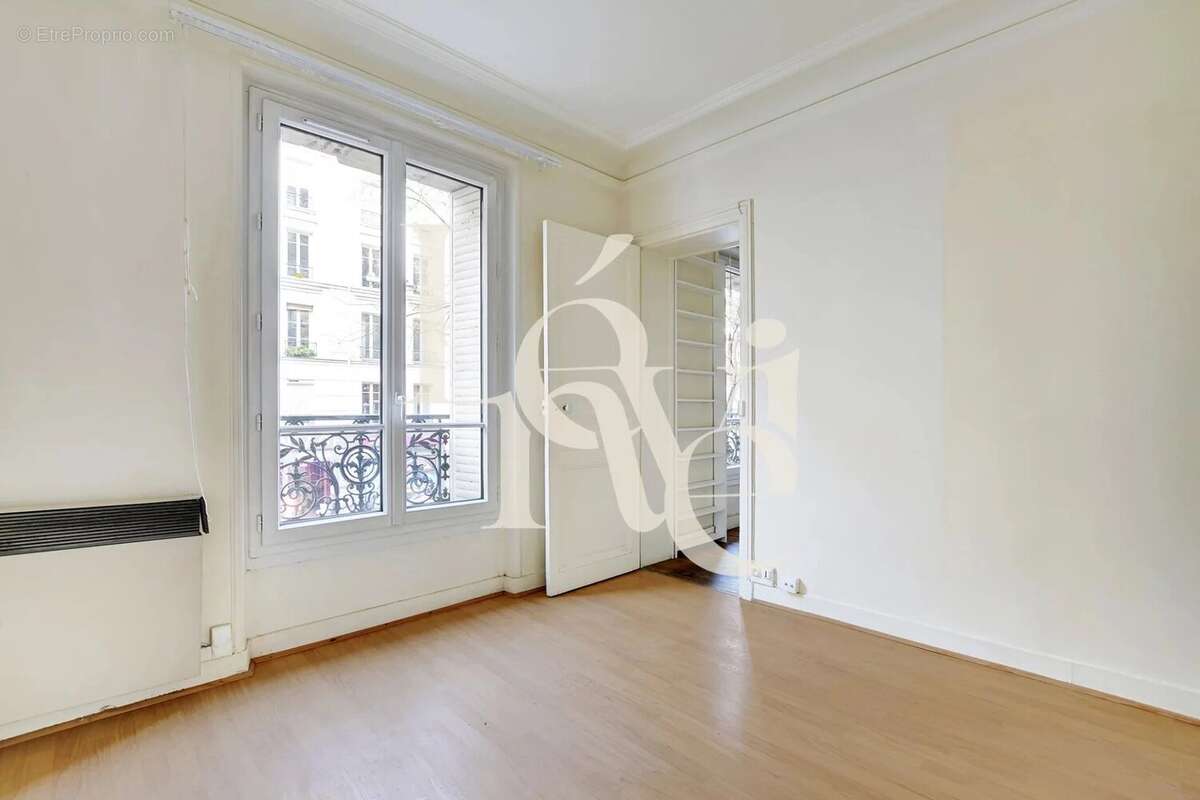 Appartement à PARIS-12E
