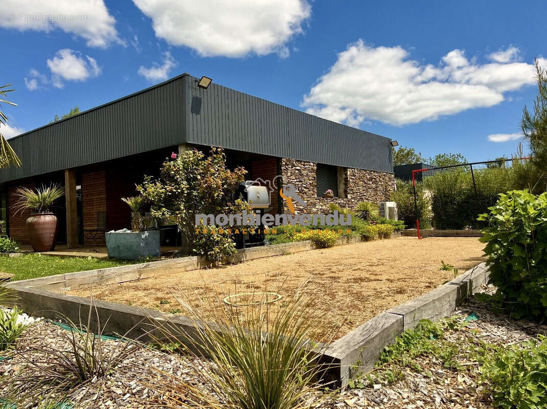 Maison à ARPAJON-SUR-CERE