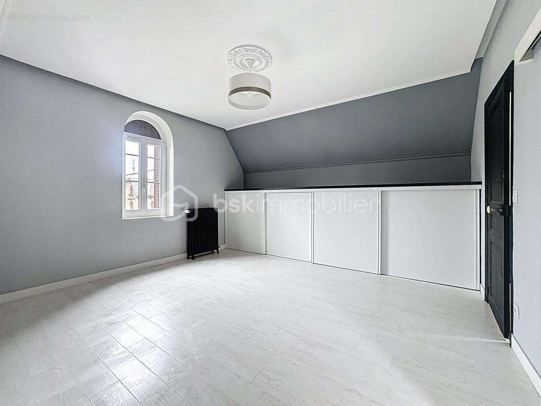 Maison à CRECY-LA-CHAPELLE